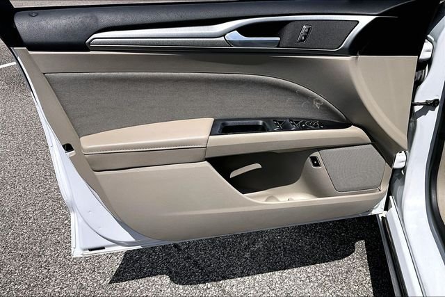 Used 2019 White Ford SE image 16