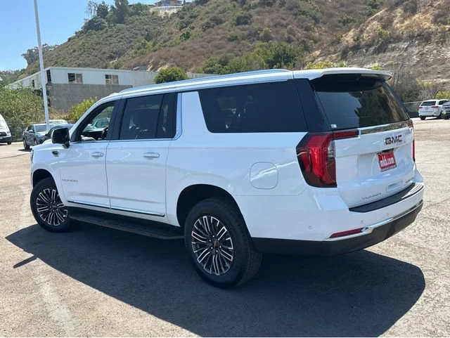 New 2026 Summit White GMC Elevation image 3