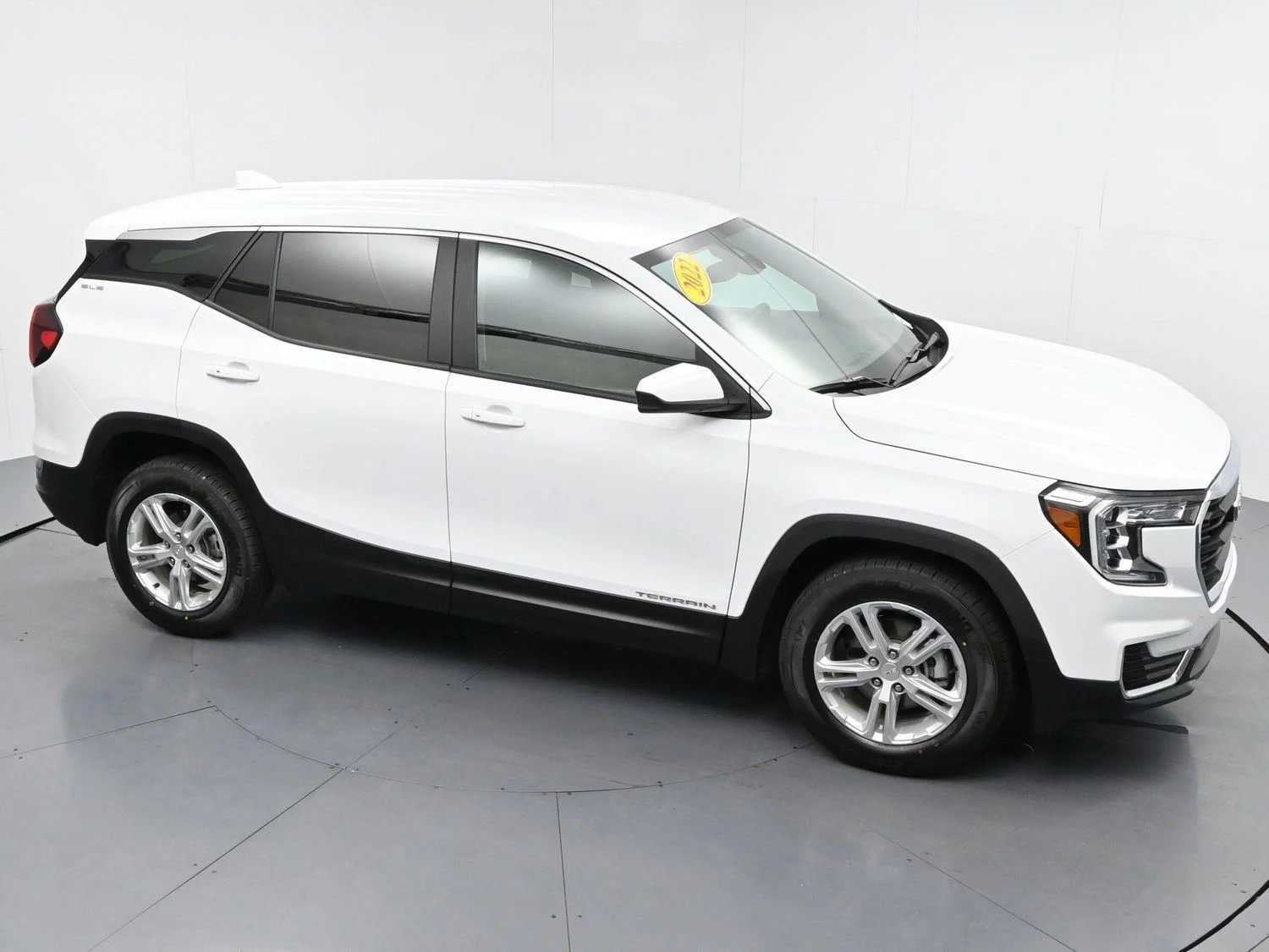 Used 2022 Summit White GMC SLE image 39
