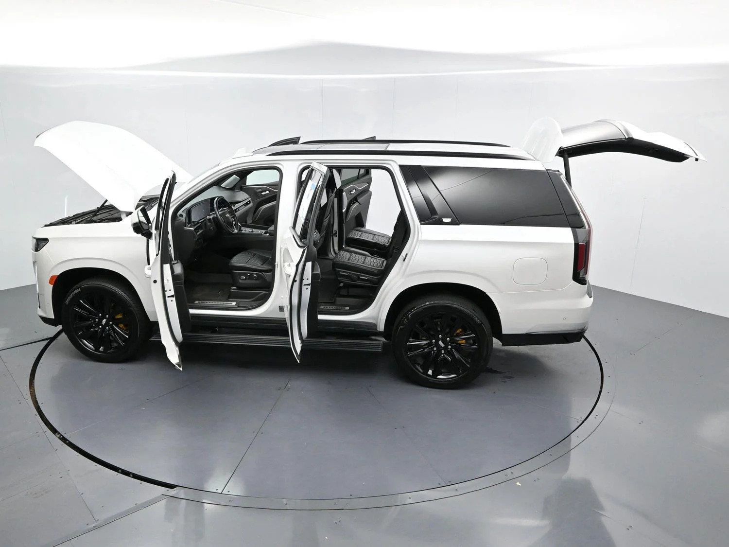 Used 2021 CRYSTAL WHITE TRICOAT Cadillac Sport Platinum image 51