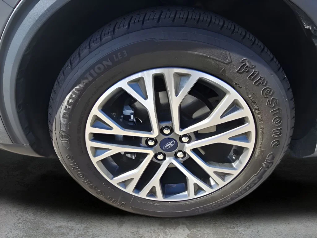 Used 2022 Carbonized Gray Metallic Ford SEL image 9