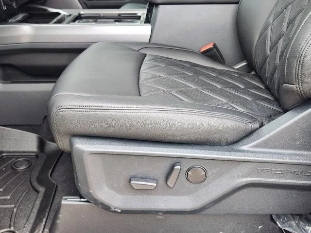 New 2026 Star White Metallic Tri-Coat Ford F-250® Lariat® image 41