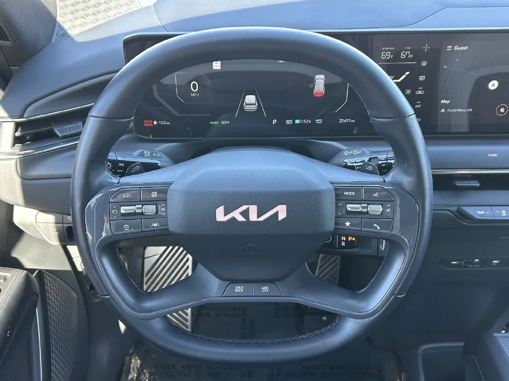 Used 2024 Snow White Pearl Kia GT-Line image 15