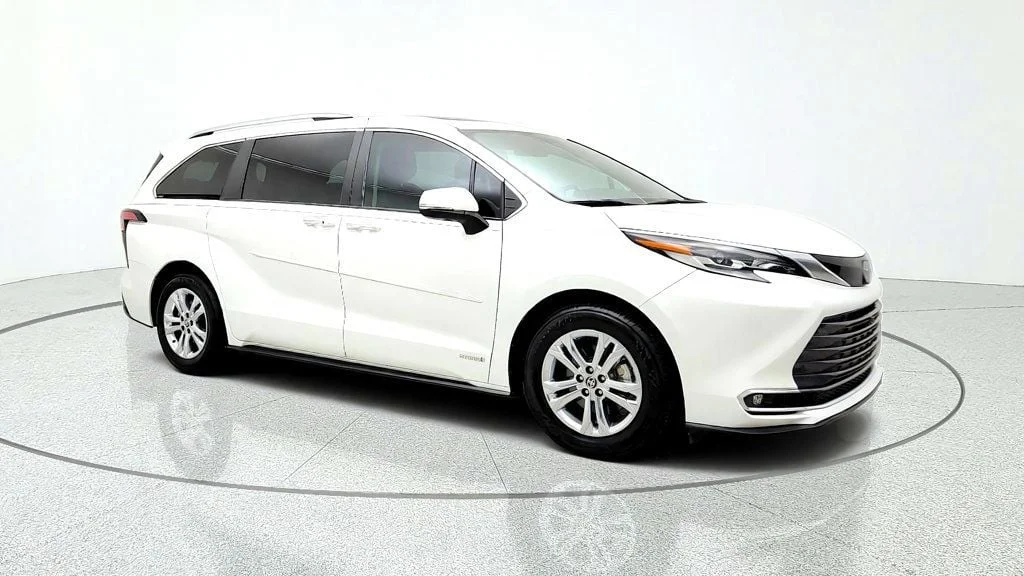 Used 2021 Blizzard Pearl Toyota Platinum AWD 7-Passenger image 3
