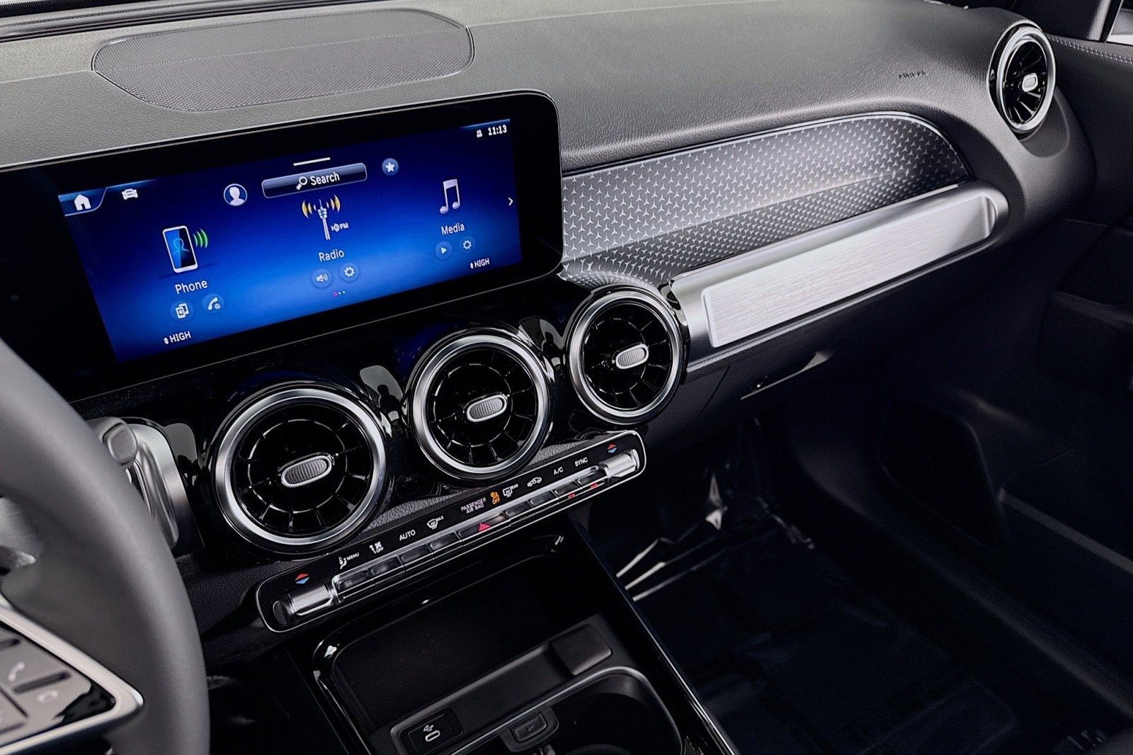 New 2026 Cirrus Silver Metallic Mercedes-Benz GLB 250 SUV image 20