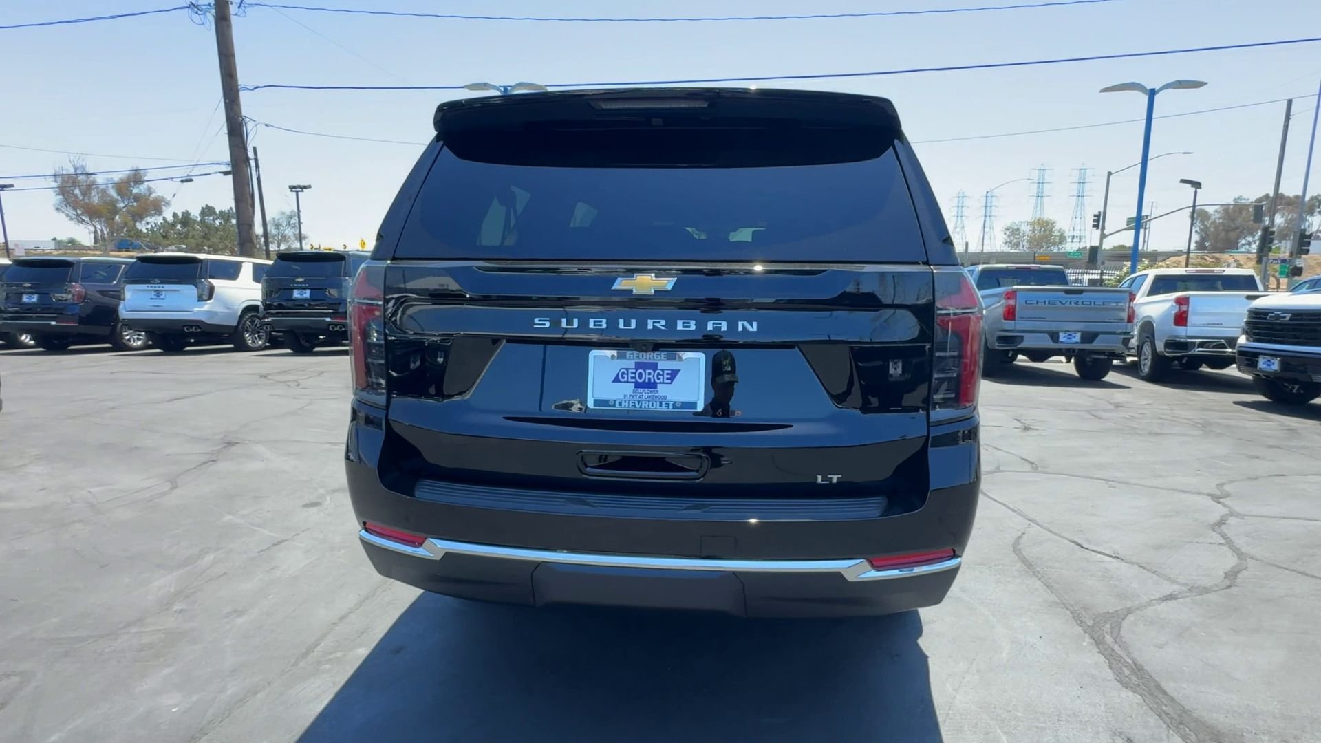 2026 Chevrolet Suburban LT - Photo 7
