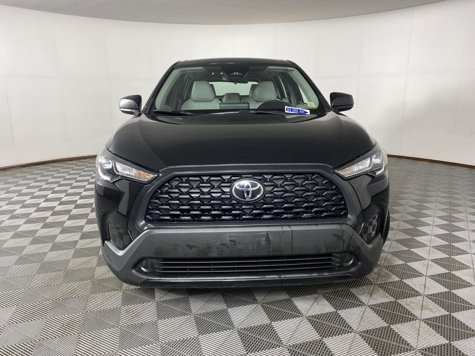 Used 2023 Jet Black Toyota L image 5