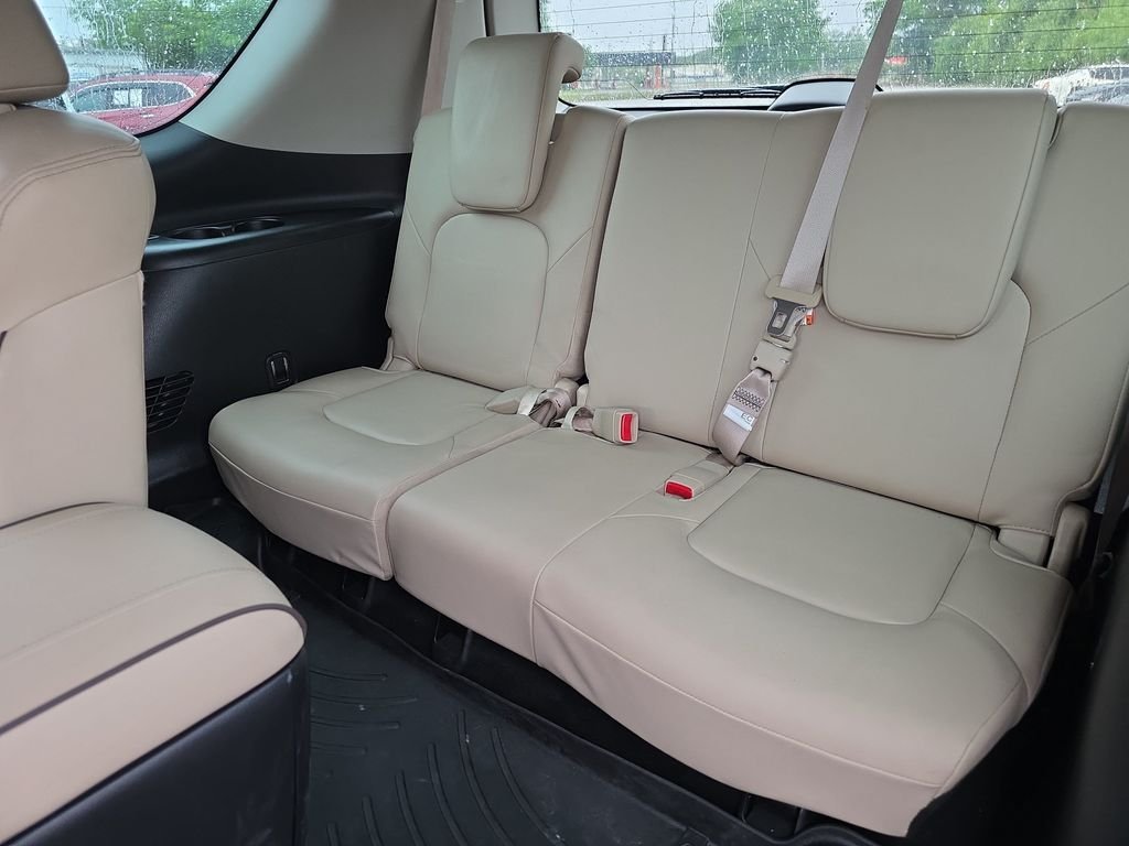 Used 2023 White Nissan Platinum image 37