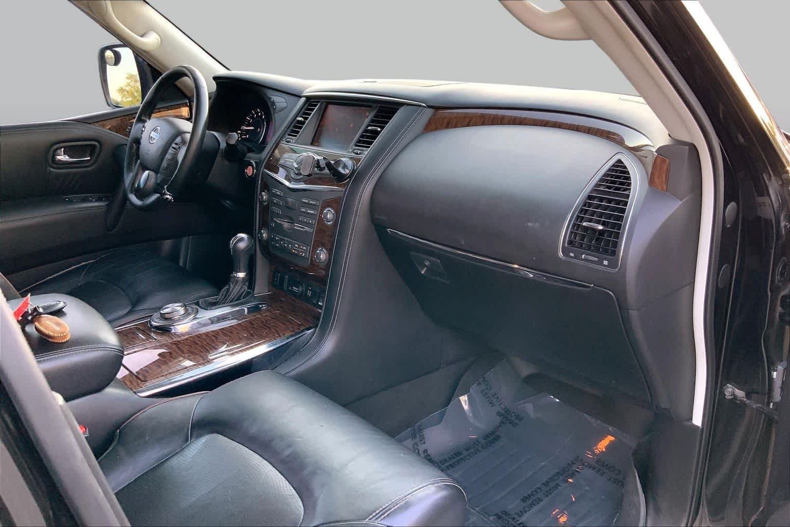 Used 2019 Super Black Nissan SL image 17
