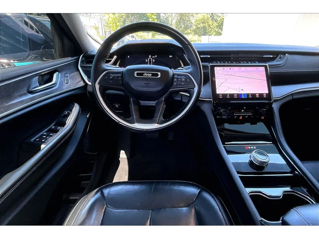 Used 2022 Silver Zynith Jeep Limited image 5