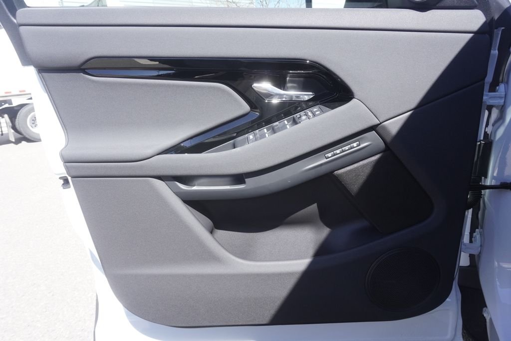 New 2026 Fuji White Land Rover S image 16