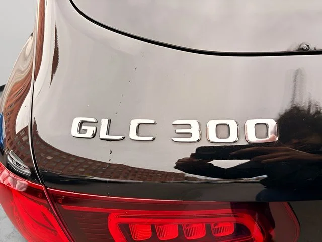 Used 2022 Black Mercedes-Benz GLC 300 image 34