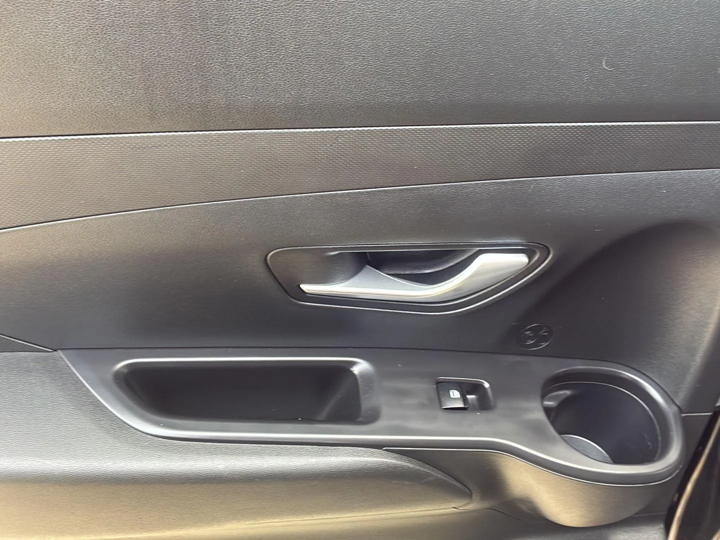 Used 2022 Phantom Black Hyundai SEL image 24