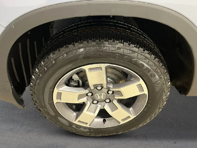 New 2026 Sonic Gray Pearl Honda RTL image 13