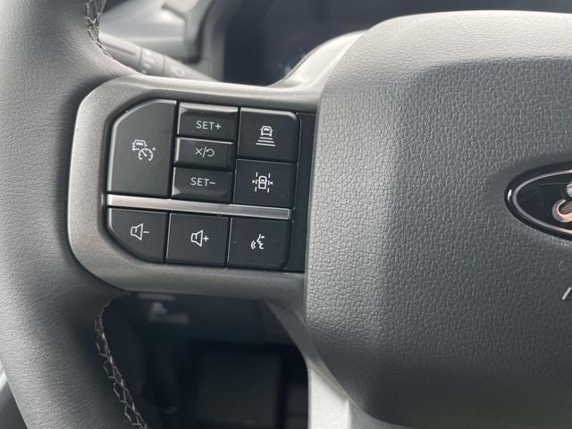 New 2026 Oxford White Ford XLT image 13