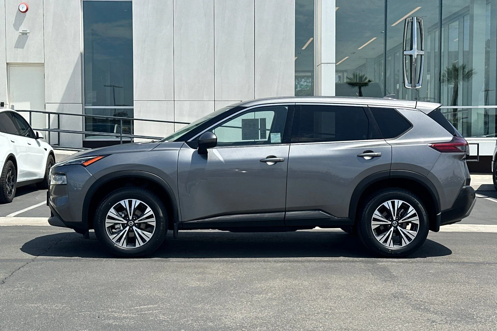 Used 2021 Gray Nissan SV image 6