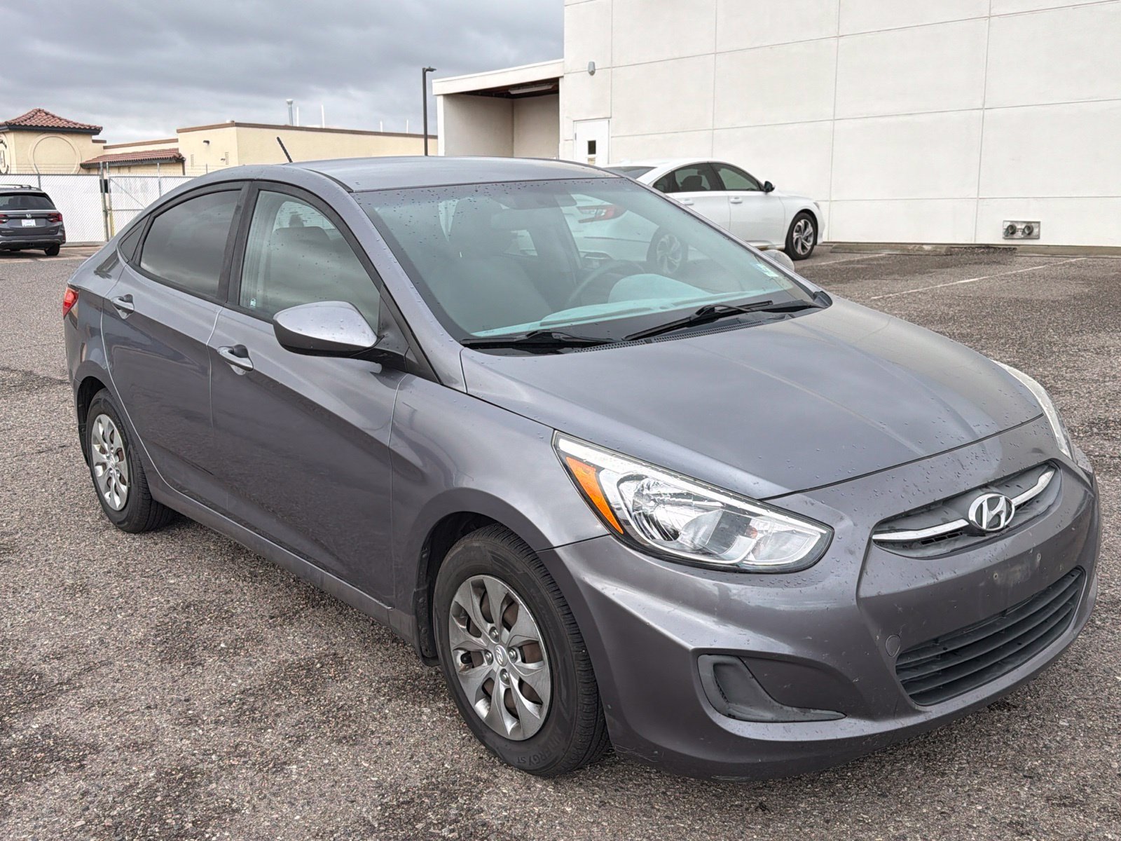 Used 2016 Gray Metallic Hyundai SE image 7