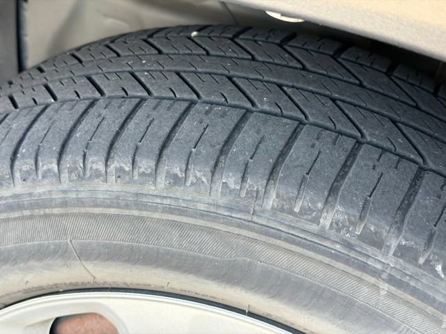 Used 2017 Gray Dodge SE image 12
