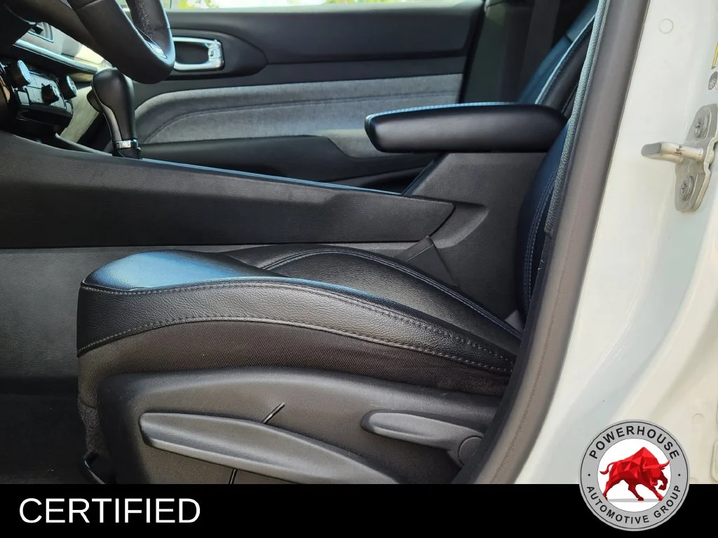 Used 2024 White Jeep Latitude image 24