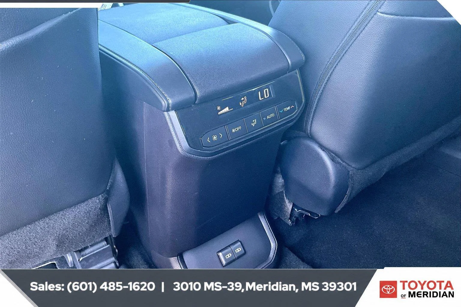 Used 2026 Wind Chill Pearl Toyota XLE image 25