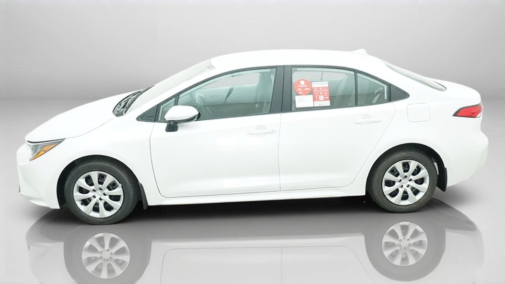 New 2027 Wind Chill Pearl Toyota LE image 2
