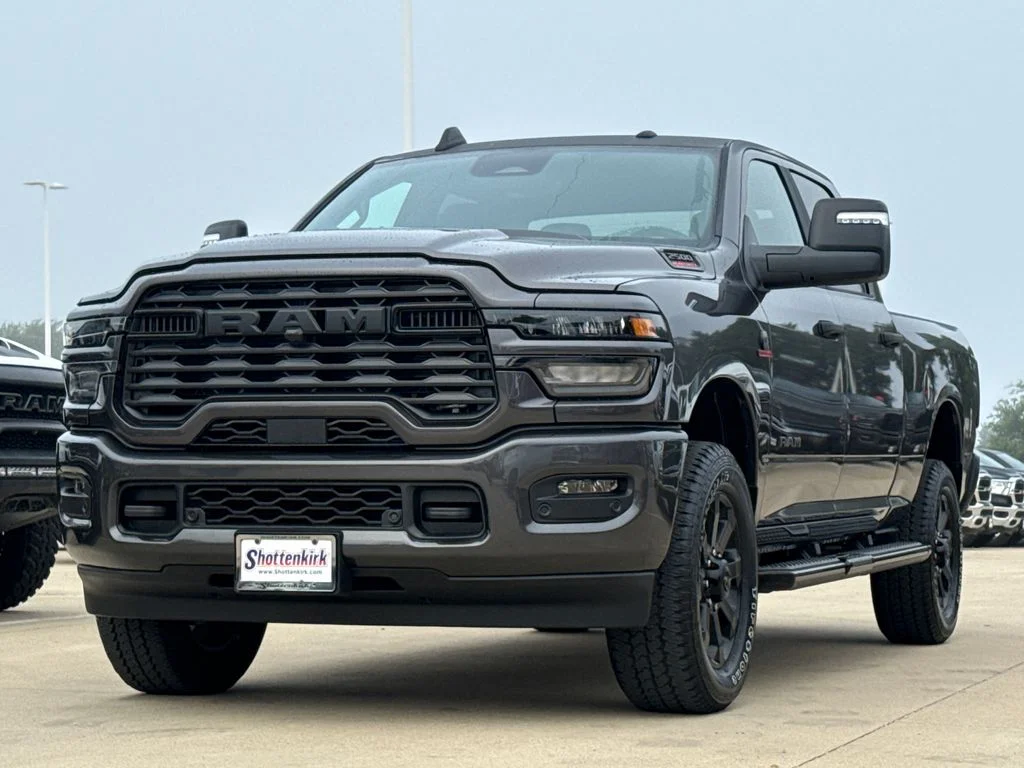 New 2026 Granite Crystal Metallic Clearcoat RAM Big Horn image 3