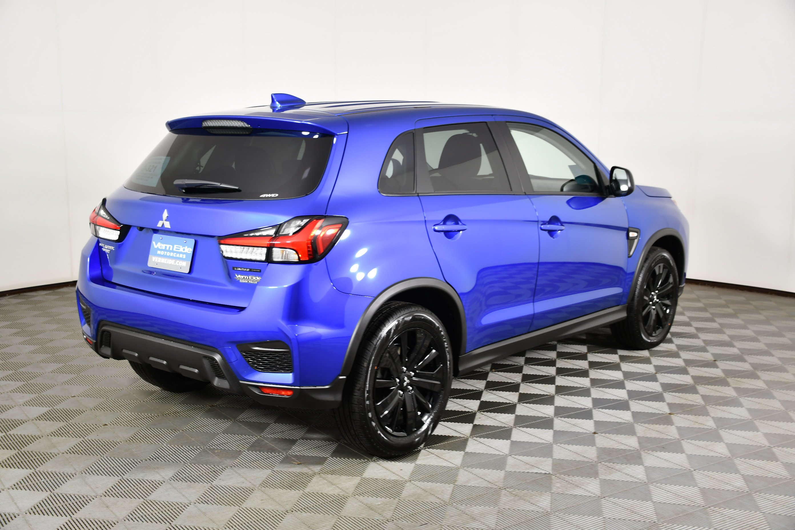 New 2027 Octane Blue Metallic Mitsubishi 2.0 LE AWC image 6