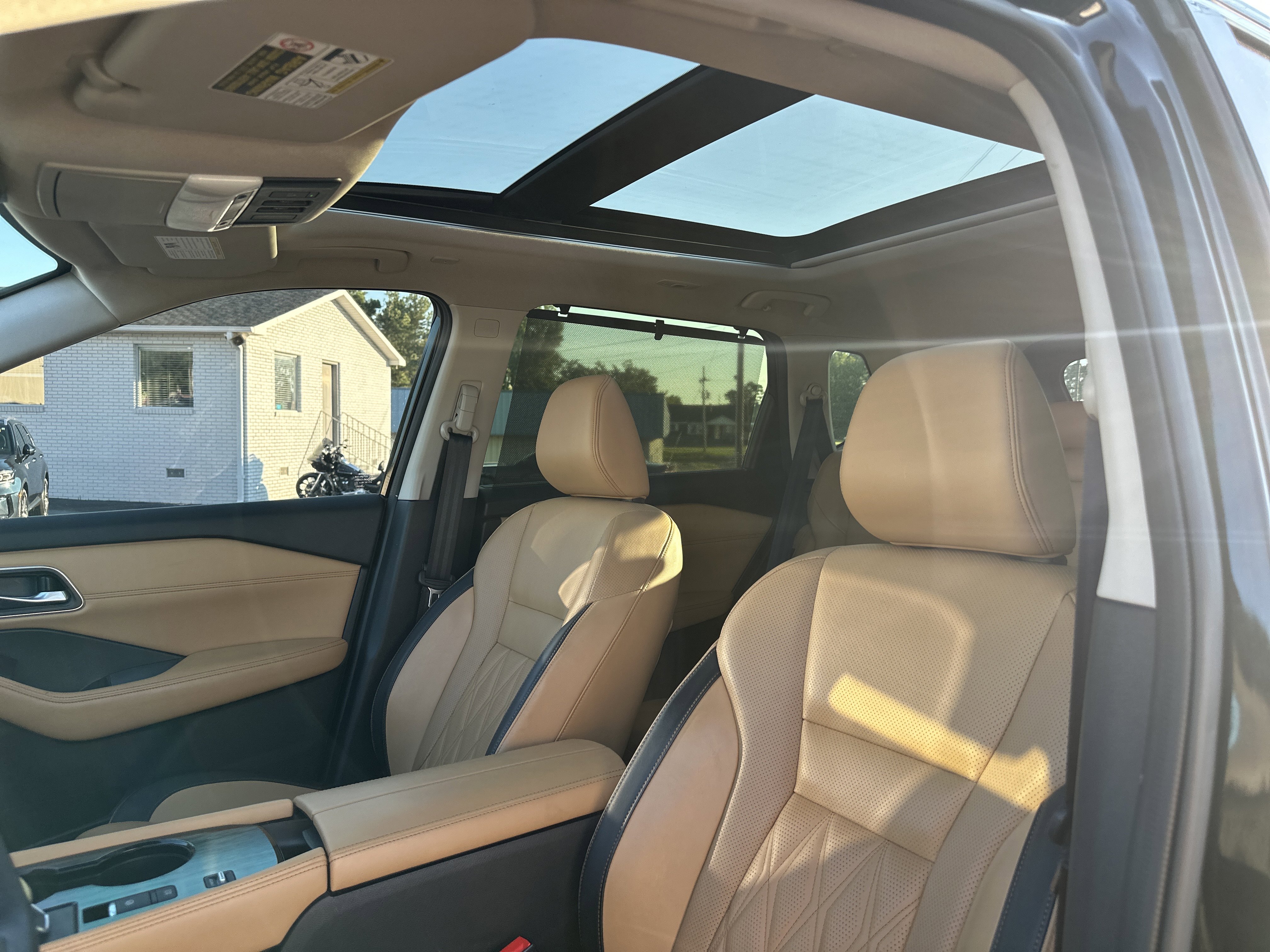 Used 2023 Super Black Nissan Platinum image 35