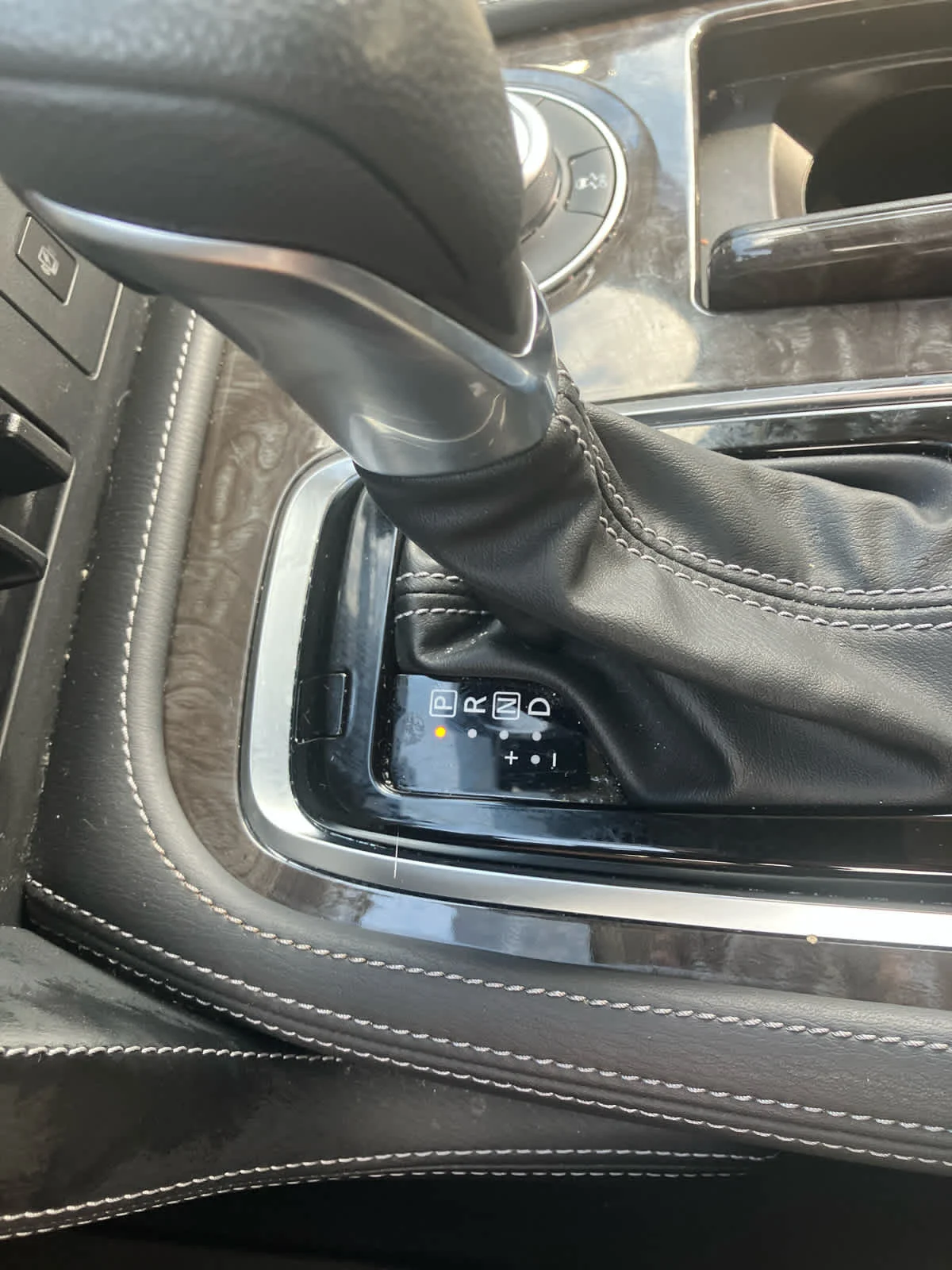 Used 2024 Aspen White Tricoat Nissan Platinum image 31