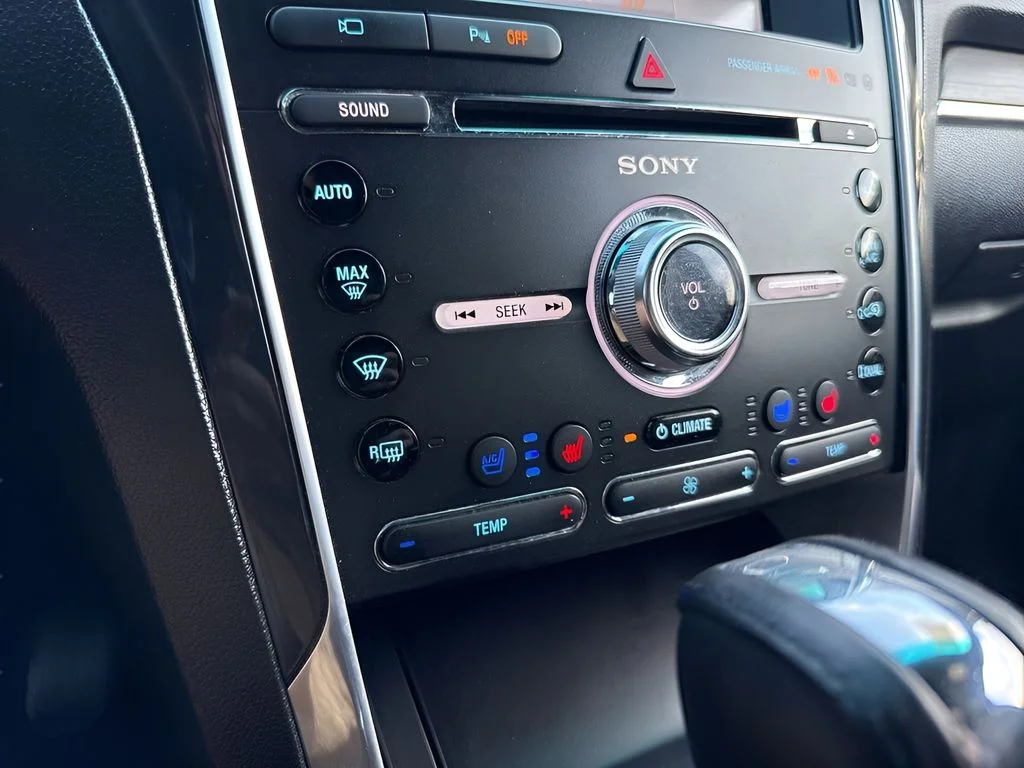 Used 2017 Silver Ford Limited image 24