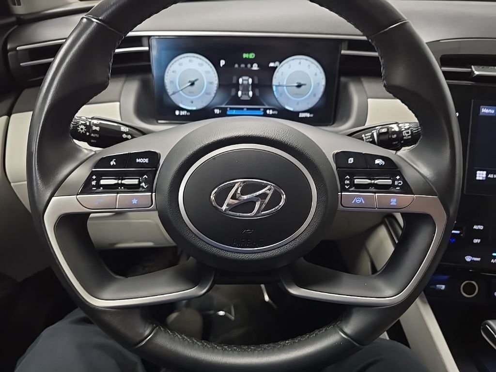 Used 2023 White Hyundai SEL image 21