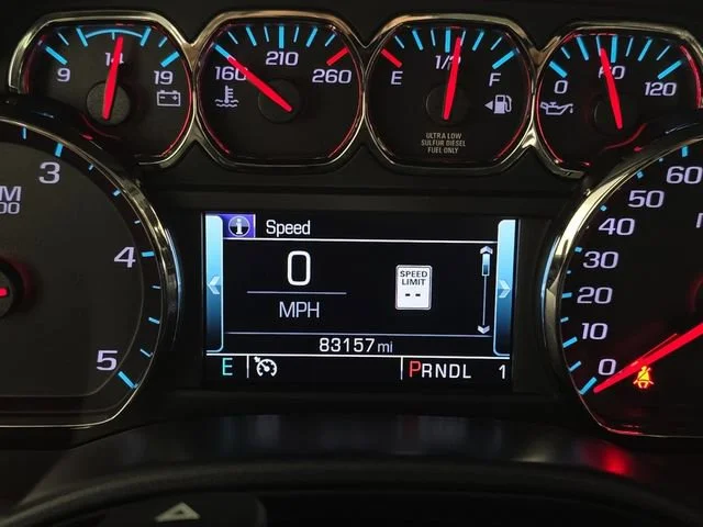 Used 2019 IRIDESCENT PEARL TRICOAT Chevrolet LTZ image 16