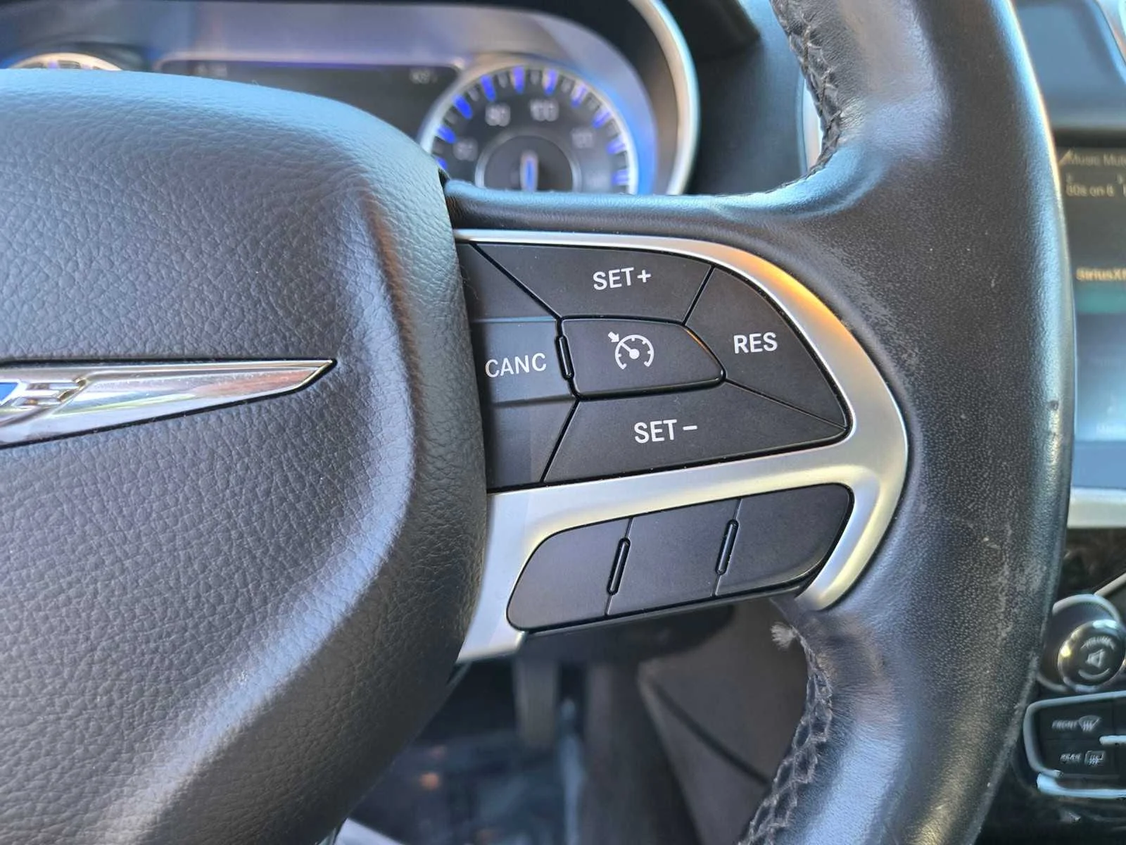 Used 2016  Chrysler 300C image 20