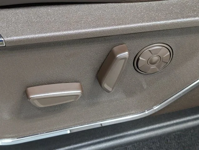New 2026 Star White Metallic Tri-Coat Ford F-350® King Ranch® image 57