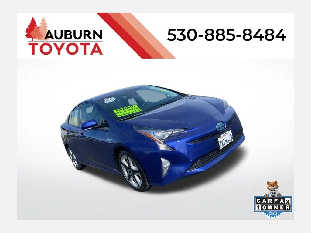 2016 Toyota Prius Three Touring's photo