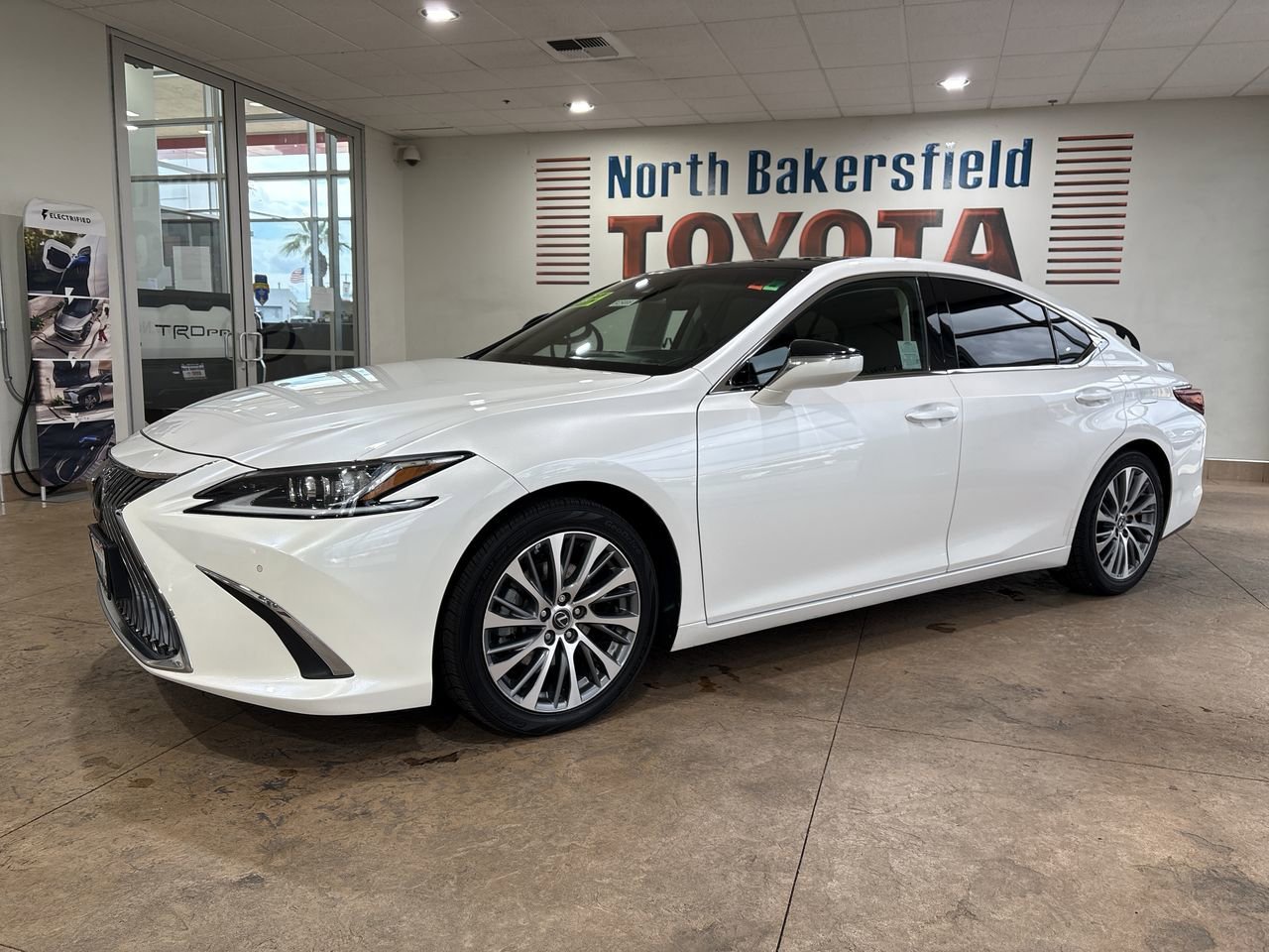 2021 Lexus ES 350 350's photo