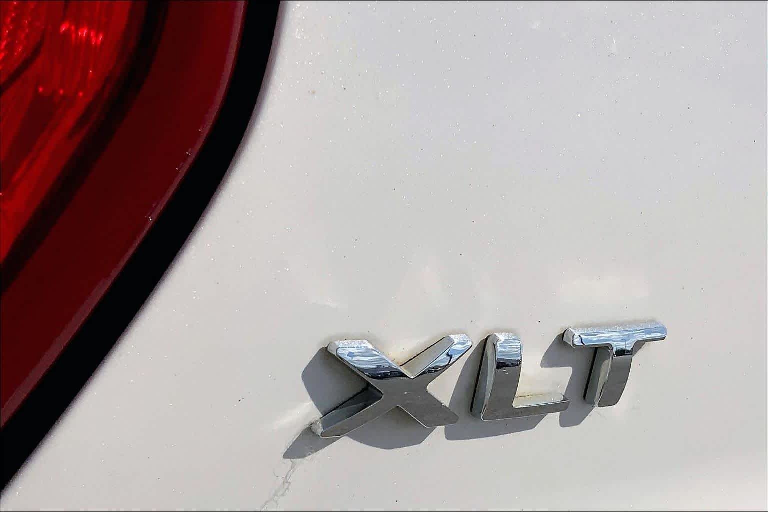 Used 2017 White Platinum Metallic Tri-Coat Ford XLT image 10