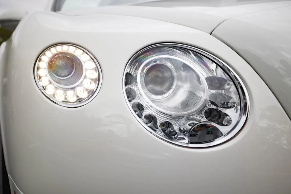 Used 2014 Glacier White Bentley Speed image 15