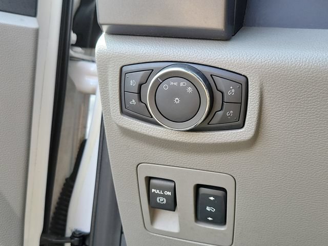 Used 2016 White Ford XL image 10