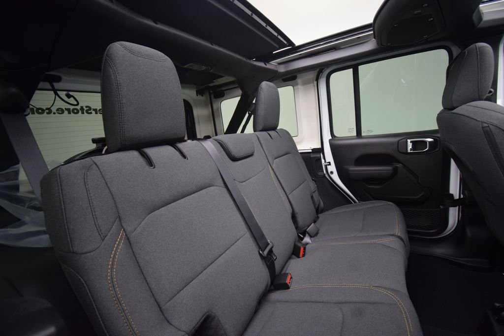 New 2026 Bright White Clear-Coat Exterior Paint Jeep Sport S image 16