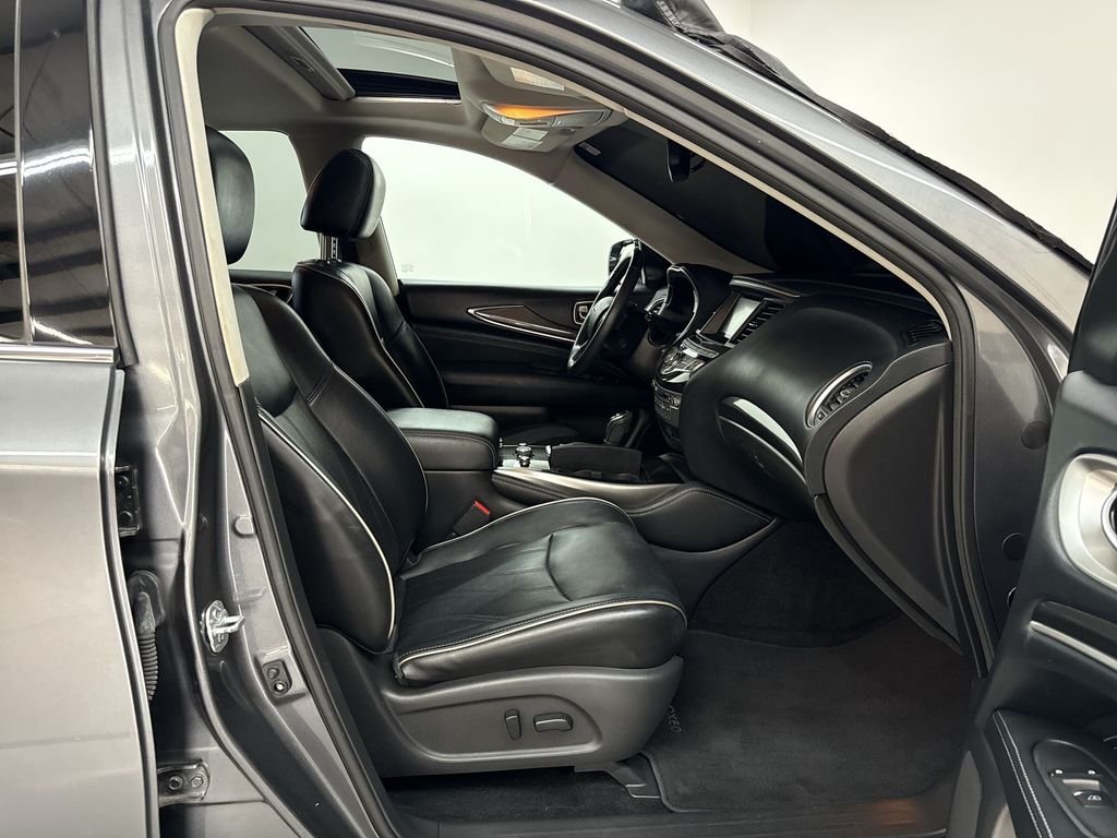 Used 2016 Graphite Shadow INFINITI Base image 18