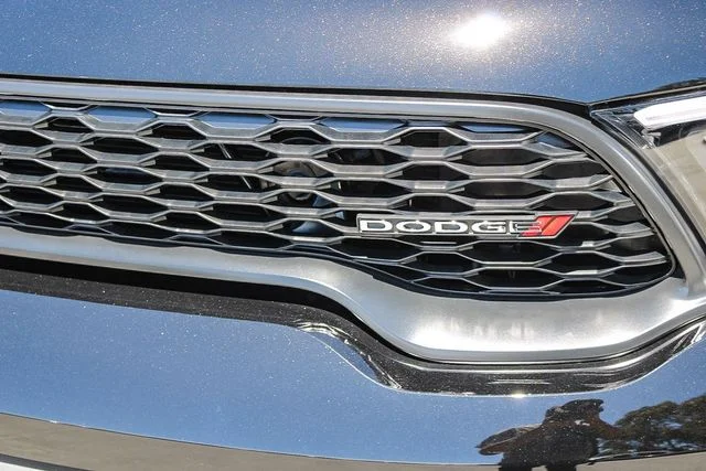 New 2026 Diamond Black Clear-Coat Exterior Paint Dodge GT HEMI V8 image 7