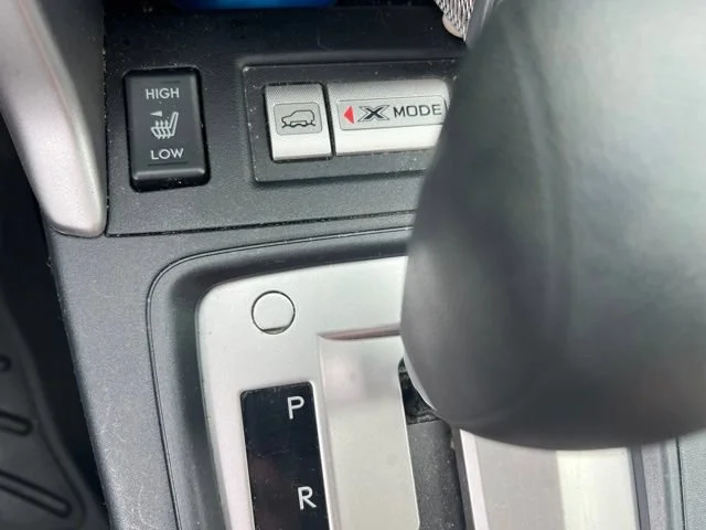 Used 2017 Ice Silver Metallic Subaru Premium image 7