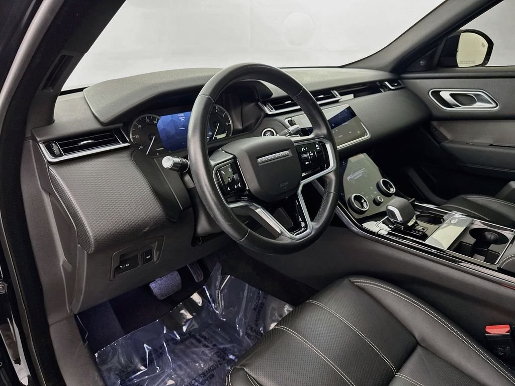 Used 2022 Black Land Rover S image 9