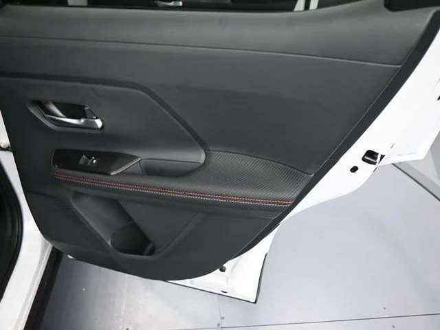 2025 Nissan Kicks SR - Photo 12