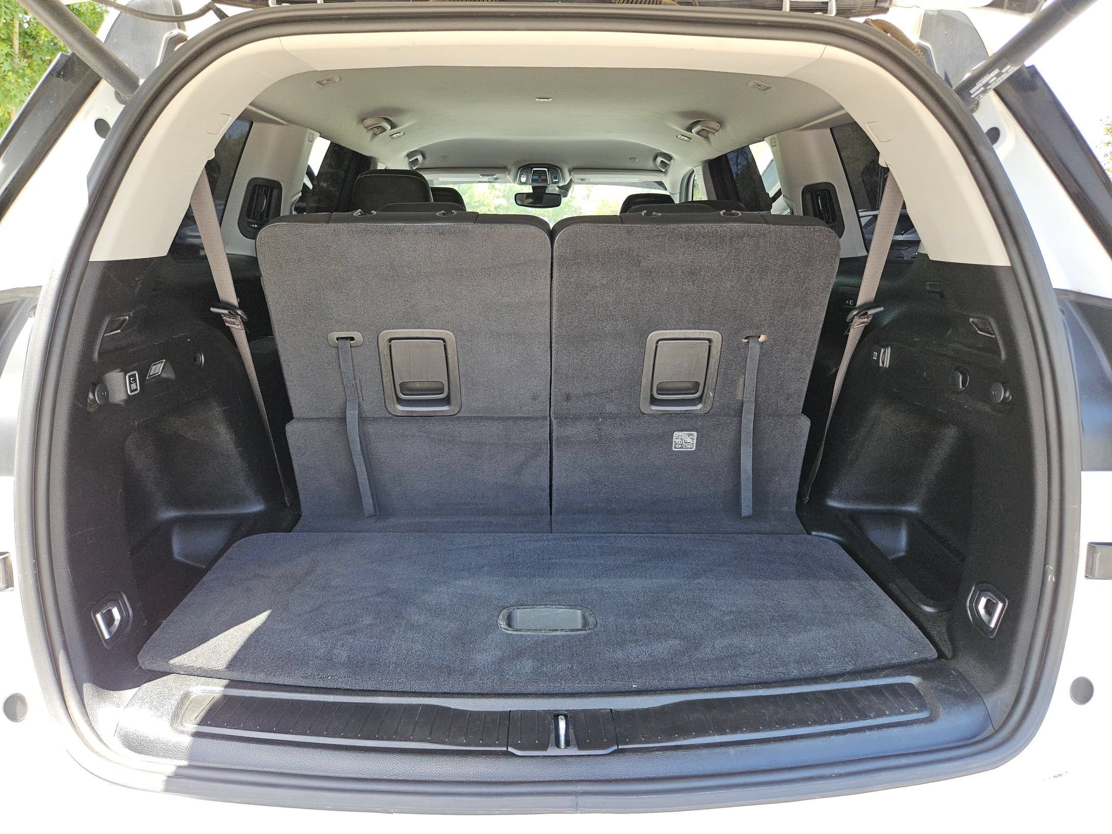 Used 2022 Bright White Clearcoat Jeep Limited image 25