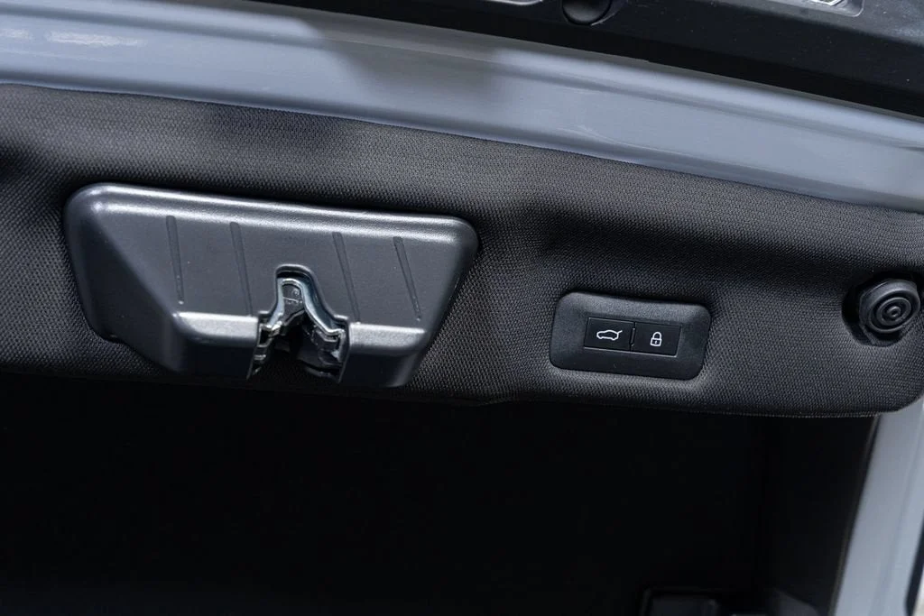 Used 2025 Bianco Artico Ferrari Coupe image 18