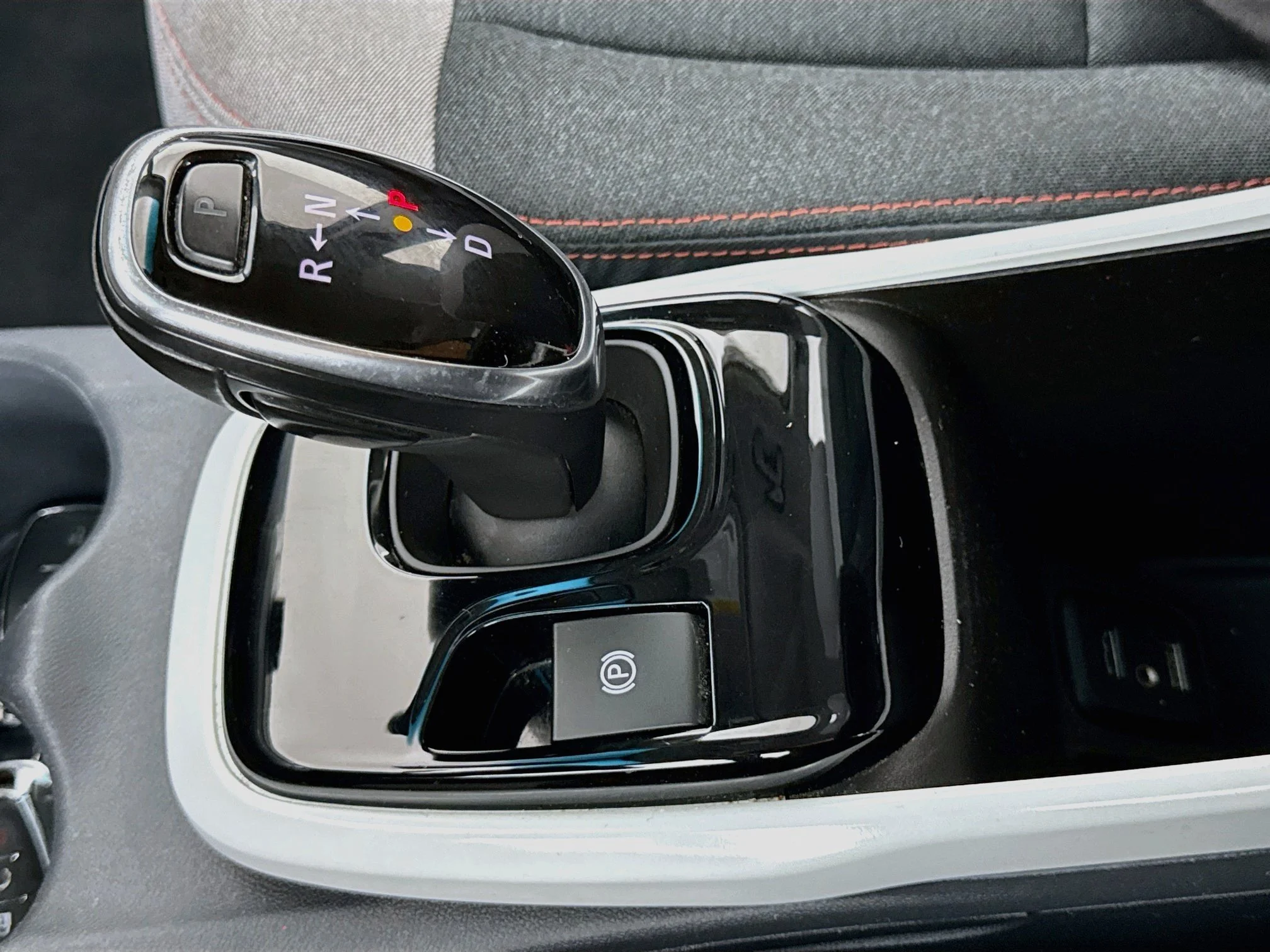 Used 2020 MOSAIC BLACK METALLIC Chevrolet LT image 18
