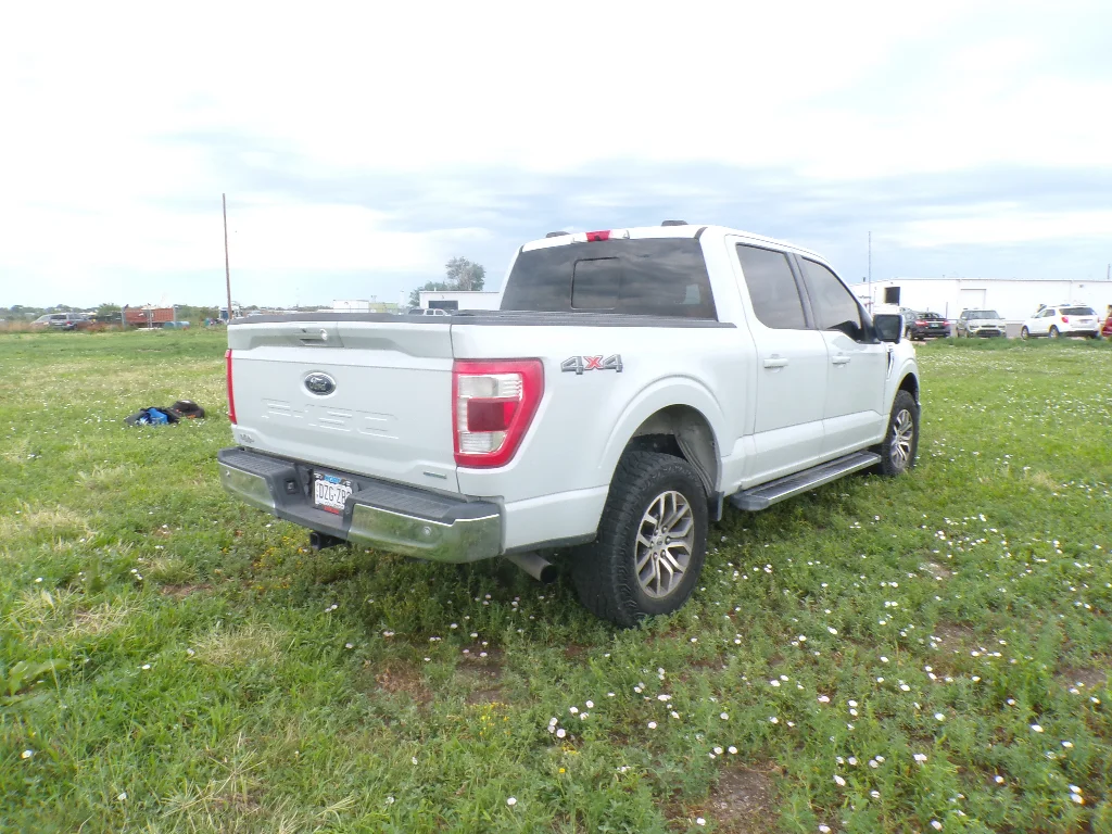 Used 2021 Space White Metallic Ford LARIAT image 5