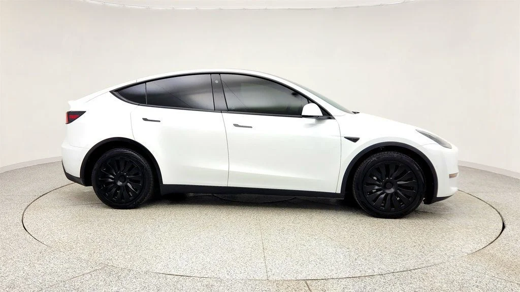 Used 2021 Pearl White Multi-Coat Tesla Long Range AWD w/ Acceleration Boost & Aerodynamic Wheel Pkg image 4